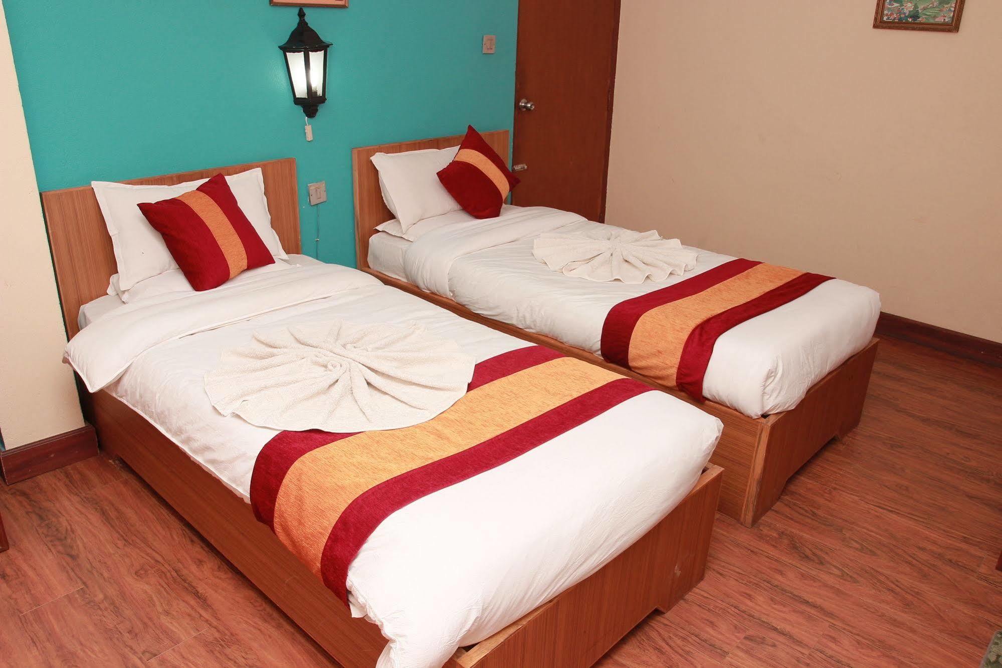 Shree Tibet Family Guest House Катманду Экстерьер фото